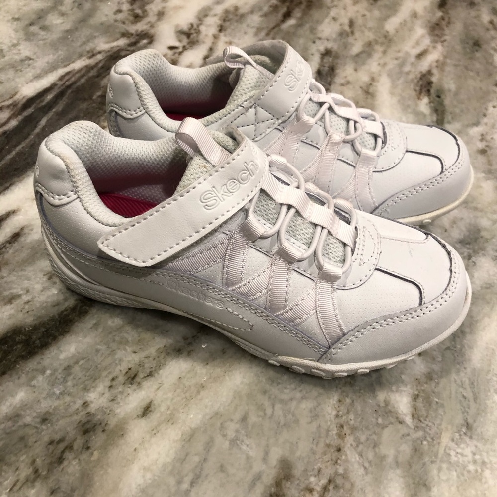 Skechers girls 11 white athletic shoes